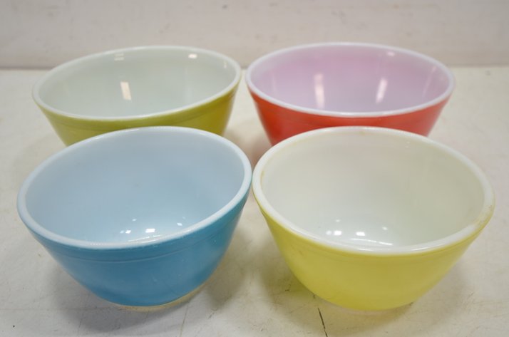 Image for (4) Pyrex Mixing Bowls