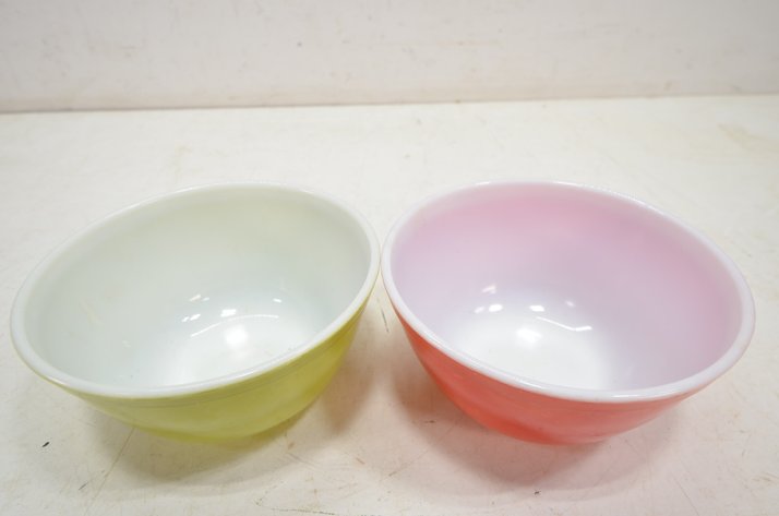 Image for (4) Pyrex Mixing Bowls