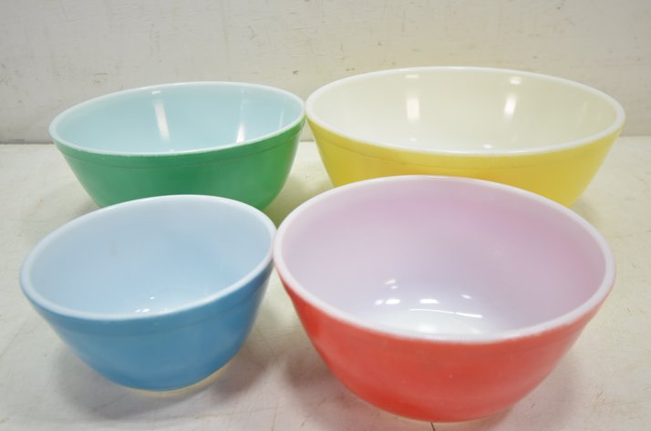 Image for Pyrex Primary Color Mixing Bowl Set Of Four