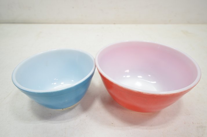 Image for Pyrex Primary Color Mixing Bowl Set Of Four