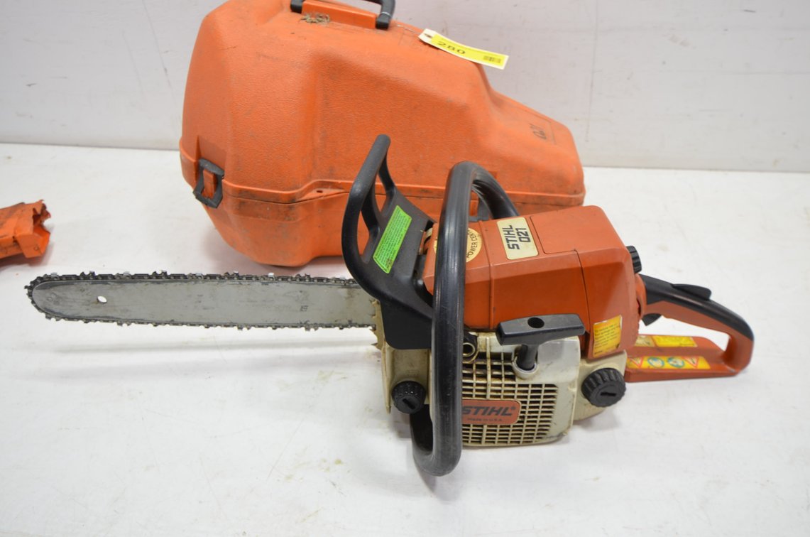 Stihl O21 Chainsaw In Case