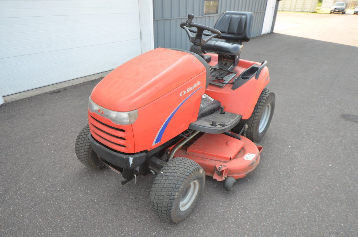 Simplicity Legacy Lawn Tractor