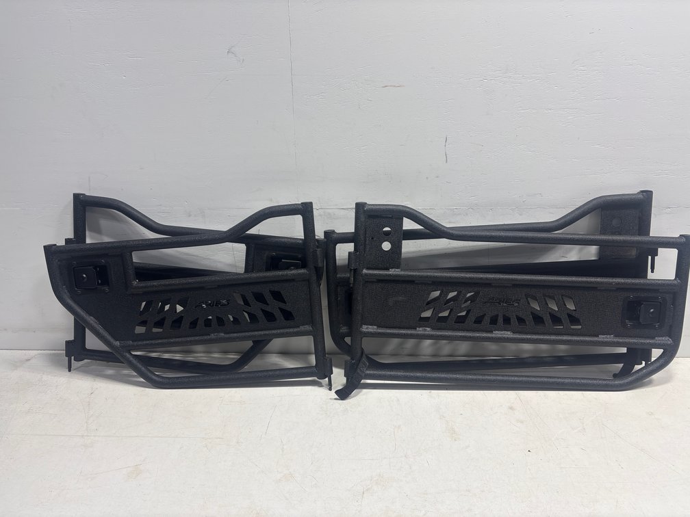 (4) ARIES Jeep Doors With Keys