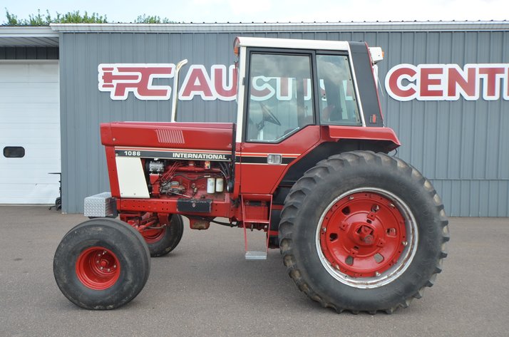 Image for 1976 International 1086 Tractor