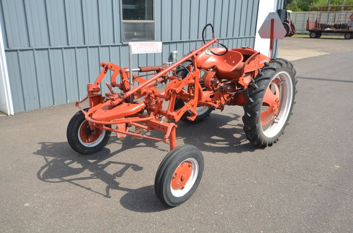 Image for 1948 Allis Chalmers G Tractor With Belly Plow