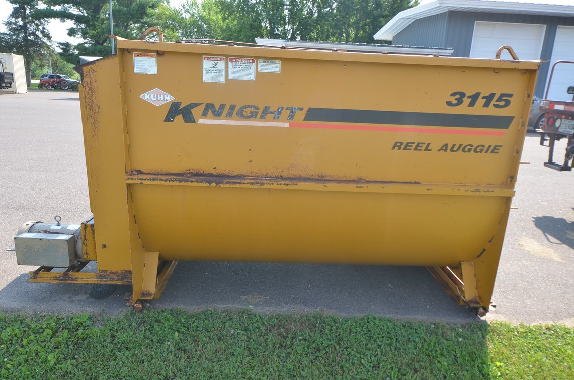 Knight 3115 Stationary TMR Mixer With Scale