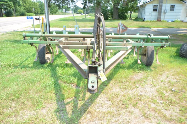 Image for John Deere 1000 Field Cultivator