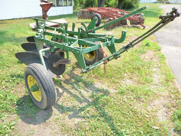 Image for John Deere 3 x 16