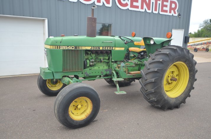 Image for 1981 John Deere 2640 Tractor