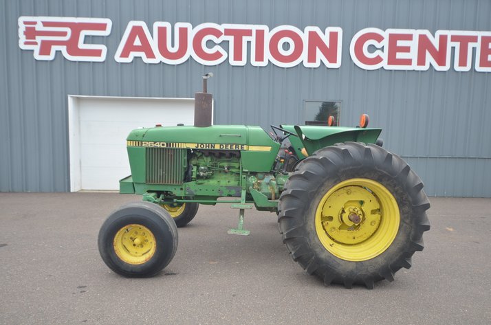 Image for 1981 John Deere 2640 Tractor