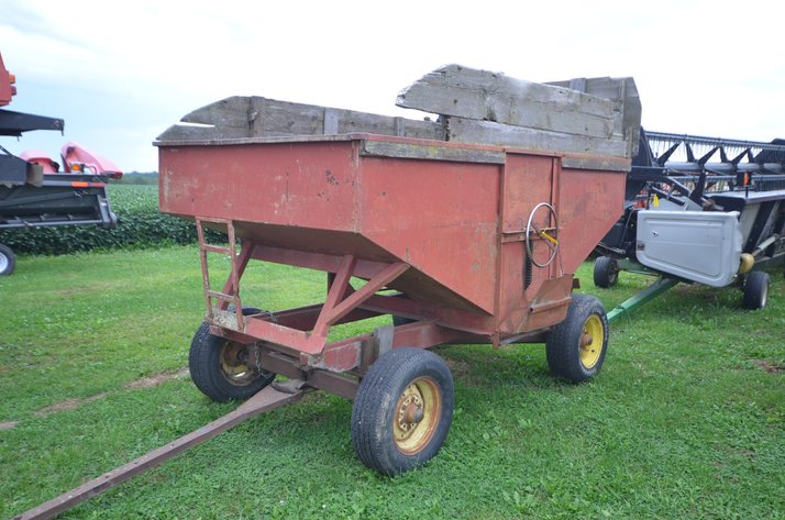 Image for Parker Feeders Gravity Box On Wagon