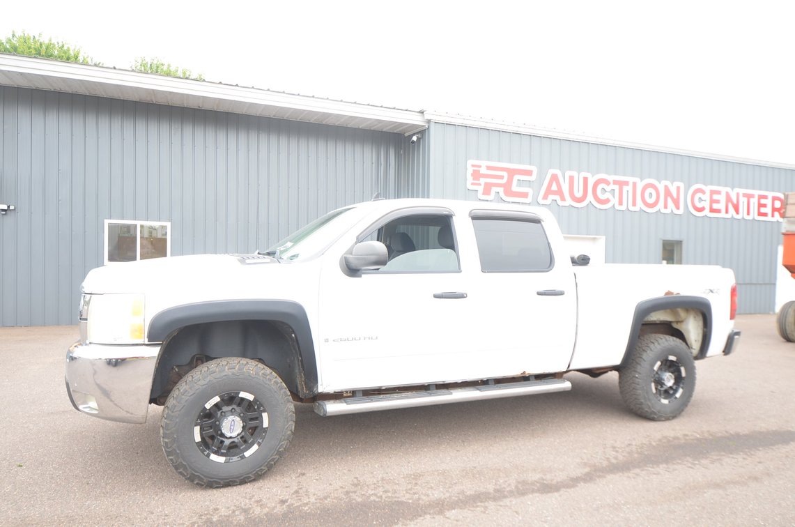 2009 Chevy 2500 HD Crew Cab 4x4 Truck