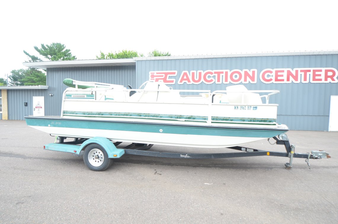 1997 Sun Patio Flat Deck Boat