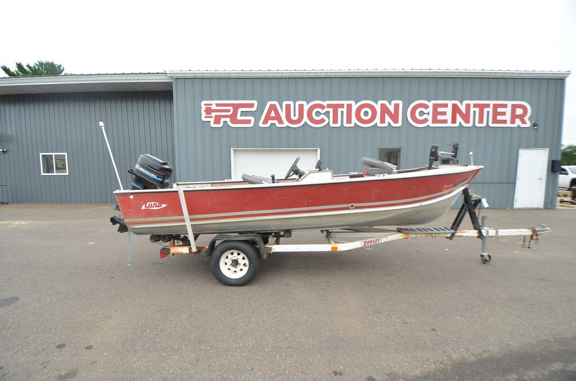 1983 Lund Mr. Pike 16FT Boat
