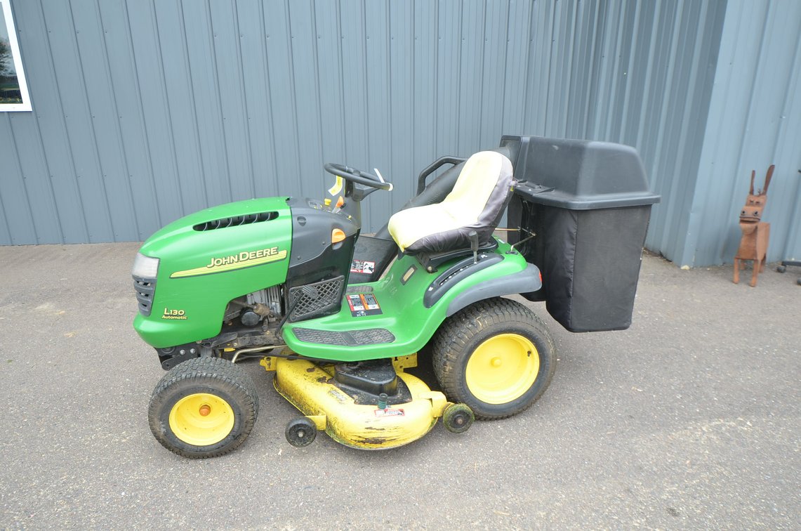 John Deere L130 Riding Lawn Mower