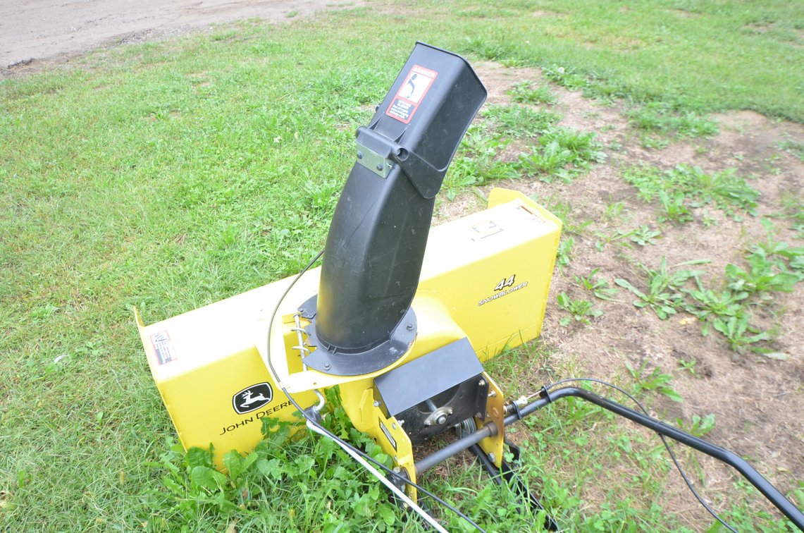 John Deere 44" Snowblower