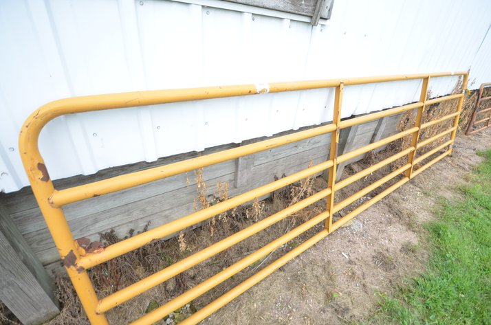 Image for Sioux 16 Ft Hanging Gate