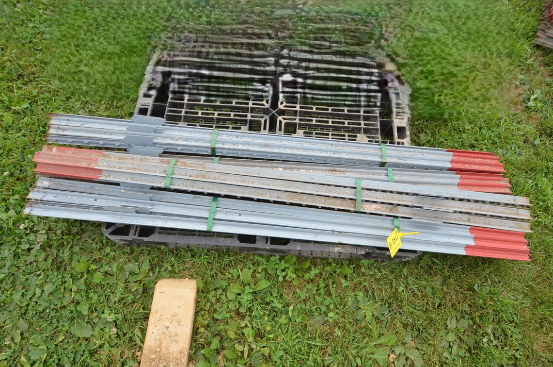 (20) Steel T-Posts