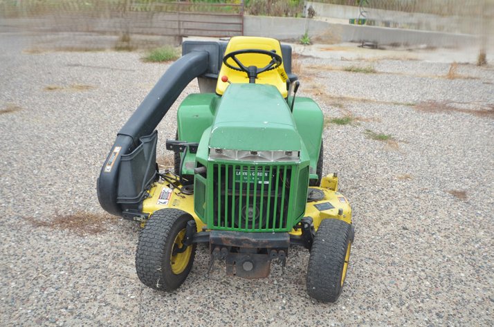 Image for John Deere 322 Lawn Tractor