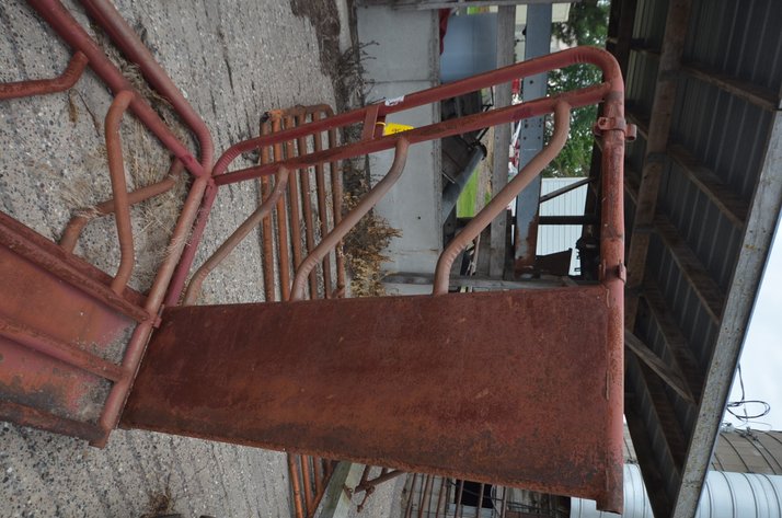 Image for Large Square Bale Hay Feeder With Roof
