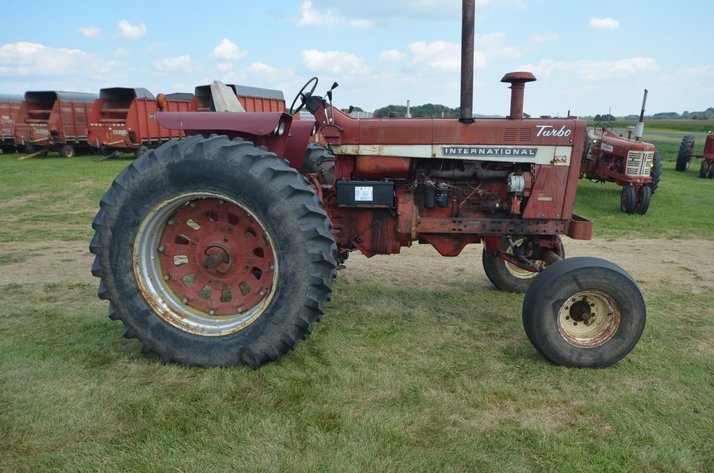 Image for 1968 International 1256 Turbo Diesel Tractor