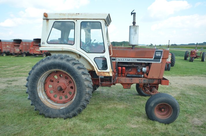 Image for 1976 International 100 Hydro Diesel Tractor