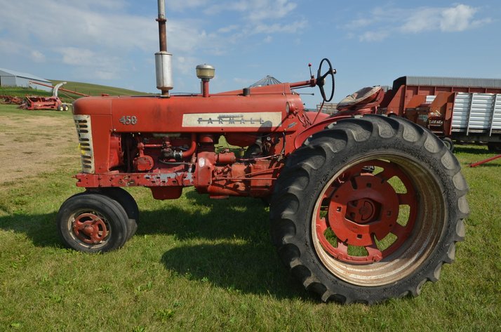 Image for 1957 IH Farmall 450 Tractor