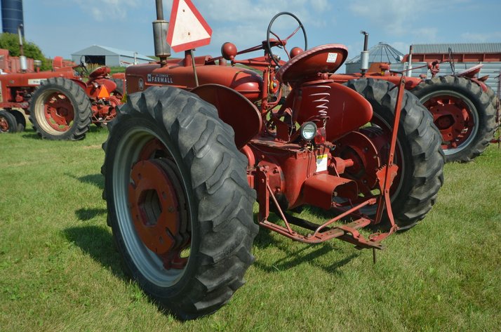 Image for IH Farmall M Tractor