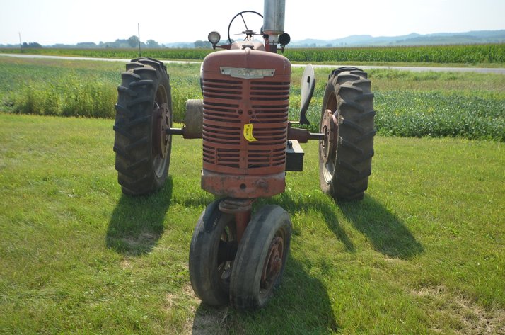 Image for 1947 IH Farmall M Tractor - Non Runner