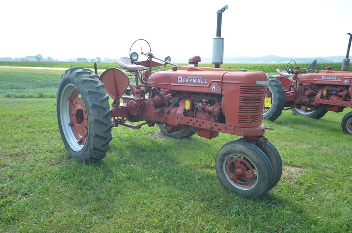 Image for 1952 Farmall H Tractor