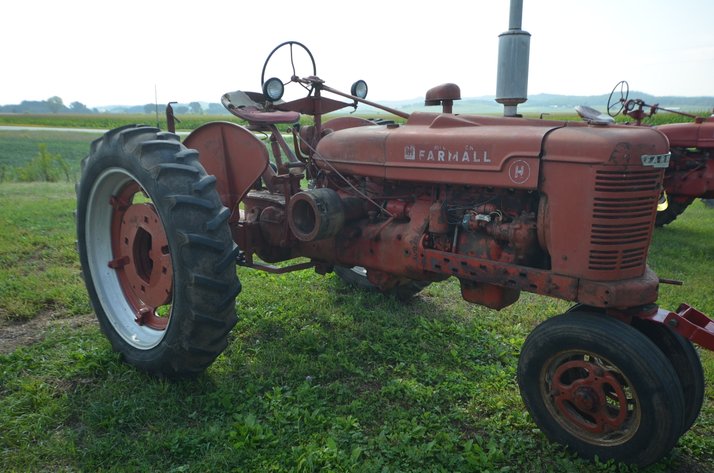 Image for 1951 Farmall H Tractor - Non Runner