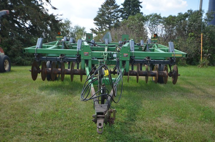 Image for John Deere 714 Disc Chisel Plow