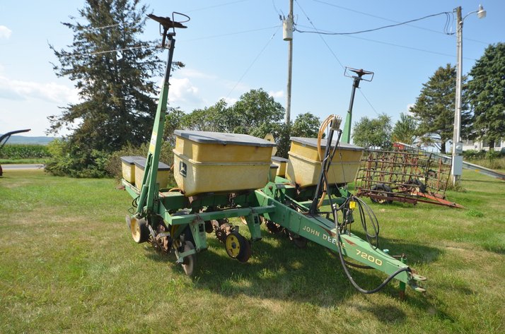 Image for John Deere 7200 4-Row No Till Corn Planter