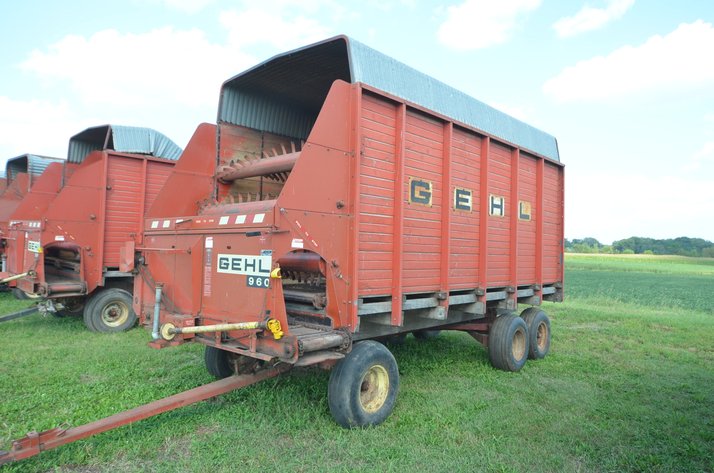 Image for Gehl 960 16 Ft Self Unloading Forage Box