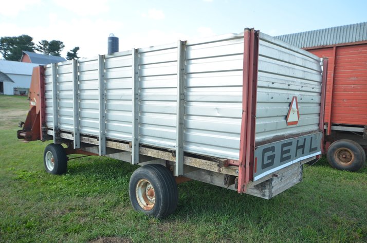 Image for Gehl 940 16 Ft Self Unloading Forage Box
