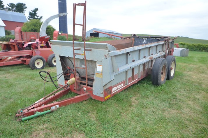 Image for New Idea 3743 Manure Spreader