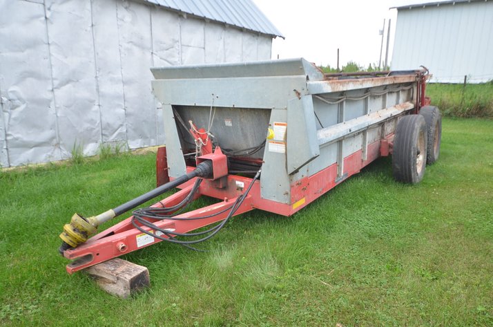 Image for New Idea 3743 Manure Spreader