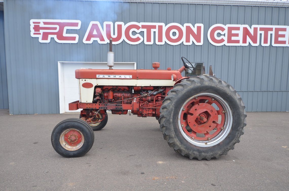 International Farmall 560 Diesel Tractor