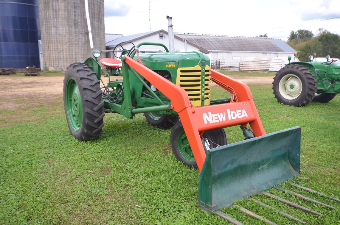 Oliver Super 88 Tractor With New Idea Loader