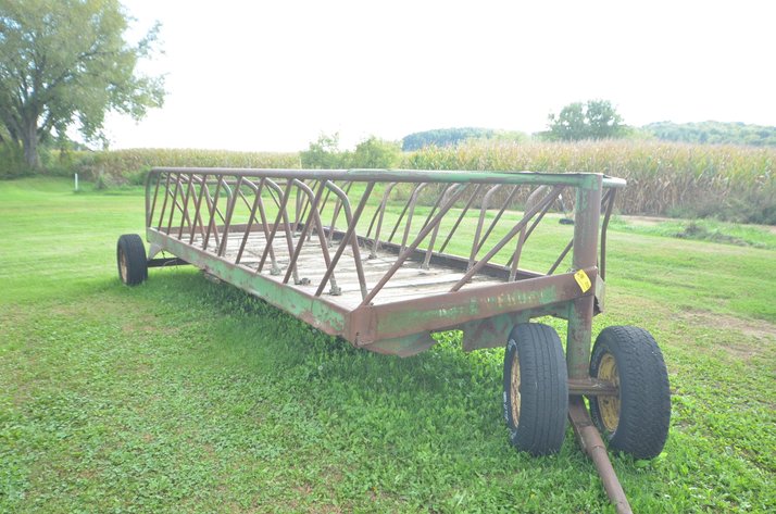 Image for Tricycle Feed Wagon, 18 Ft