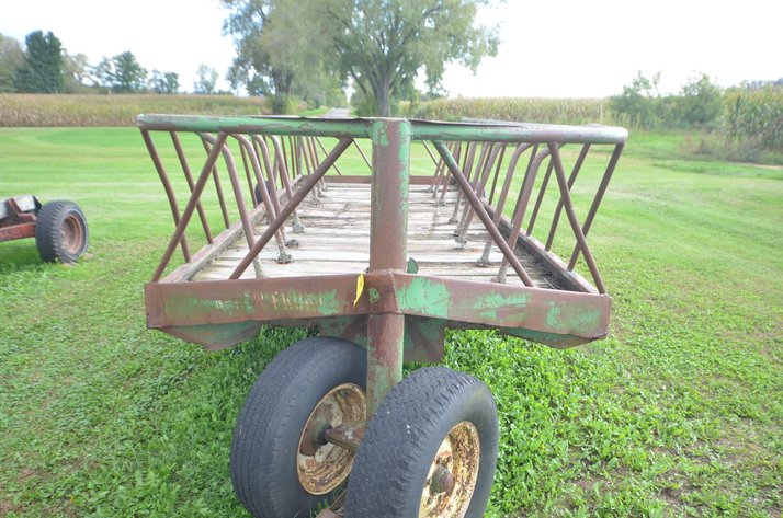 Image for Tricycle Feed Wagon, 18 Ft