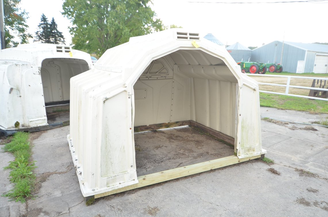 Calf-Tel Super Calf Hutch