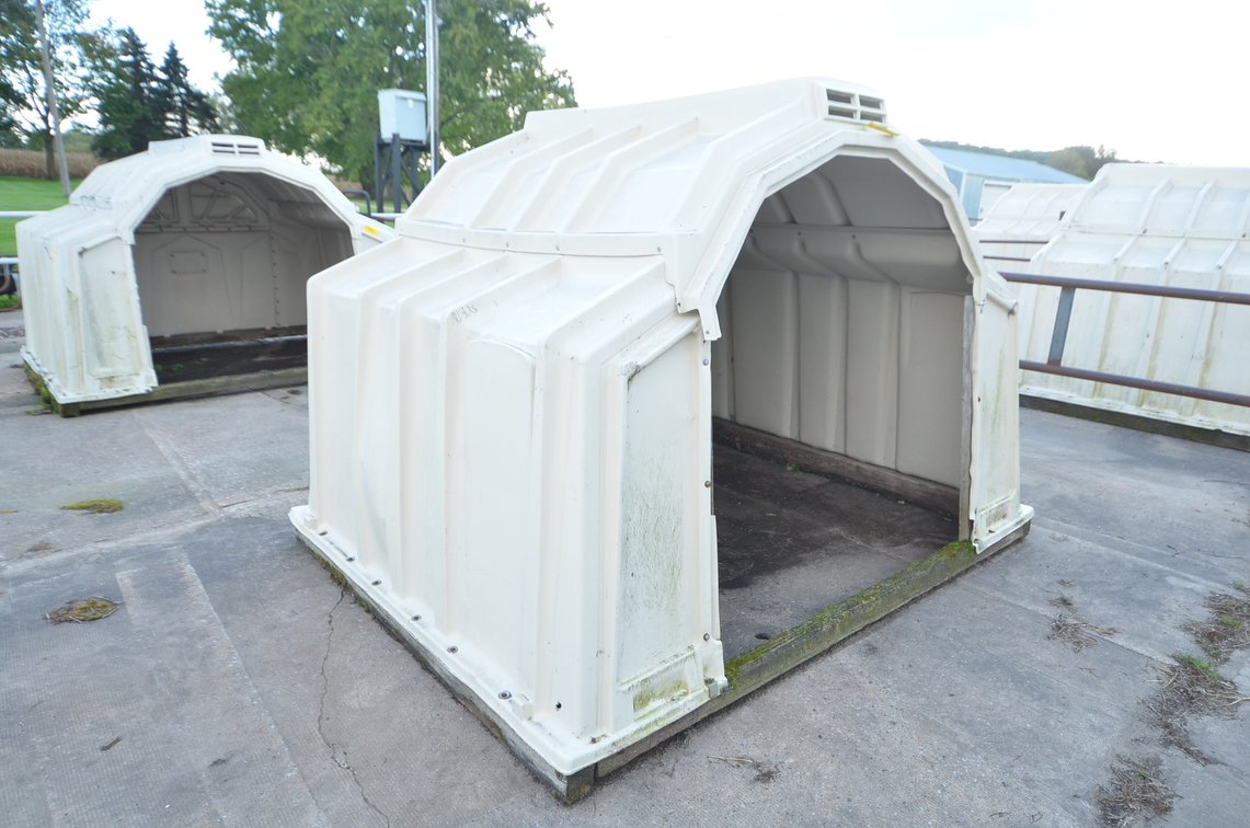 Calf-Tel Super Calf Hutch