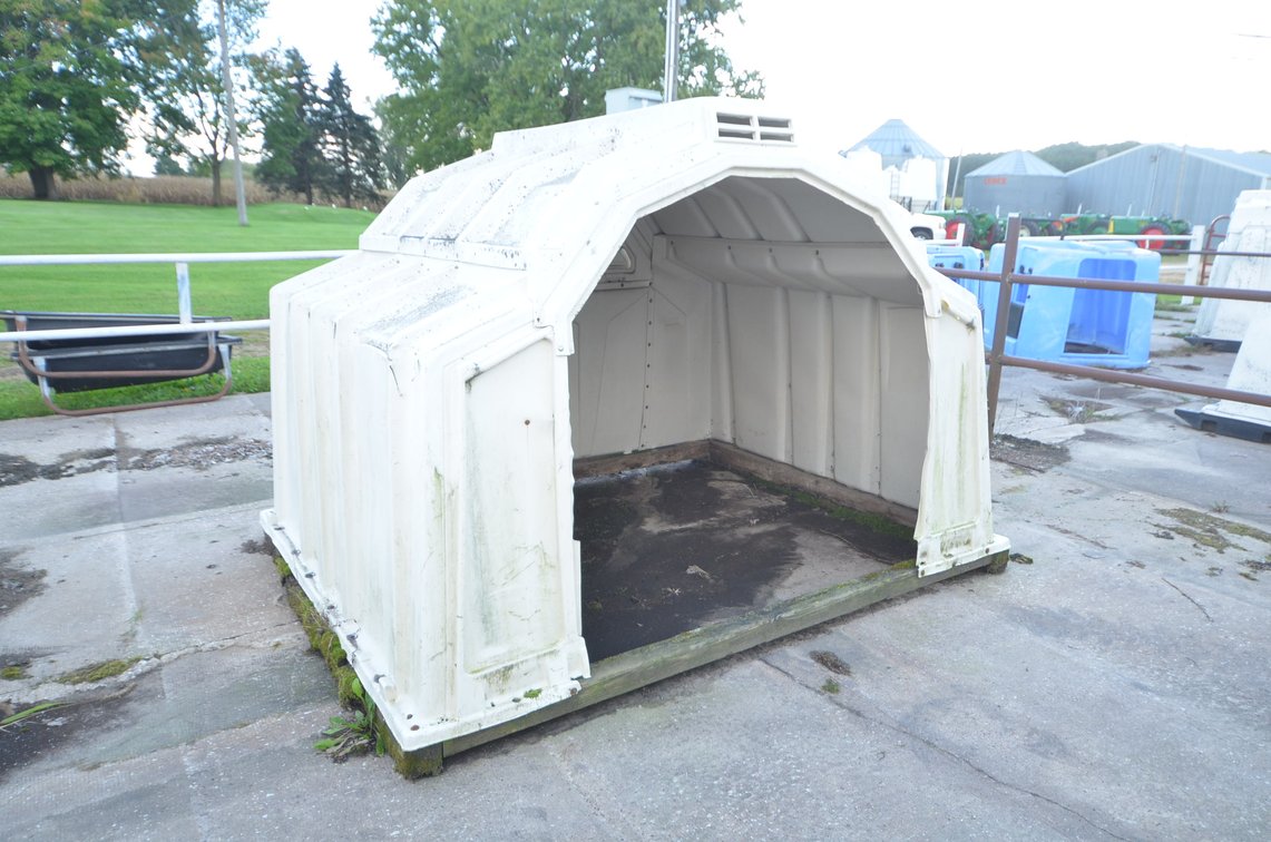 Calf-Tel Super Calf Hutch