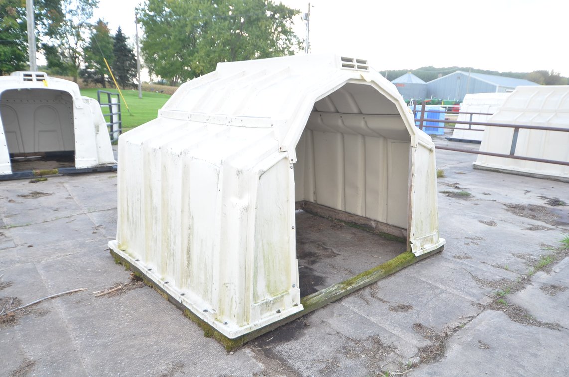 Calf-Tel Super Calf Hutch