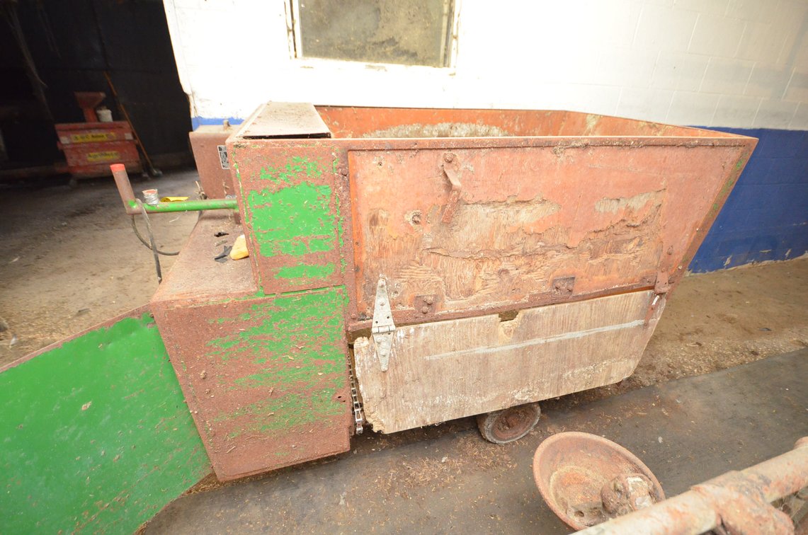 CSF Electric Hay Cart