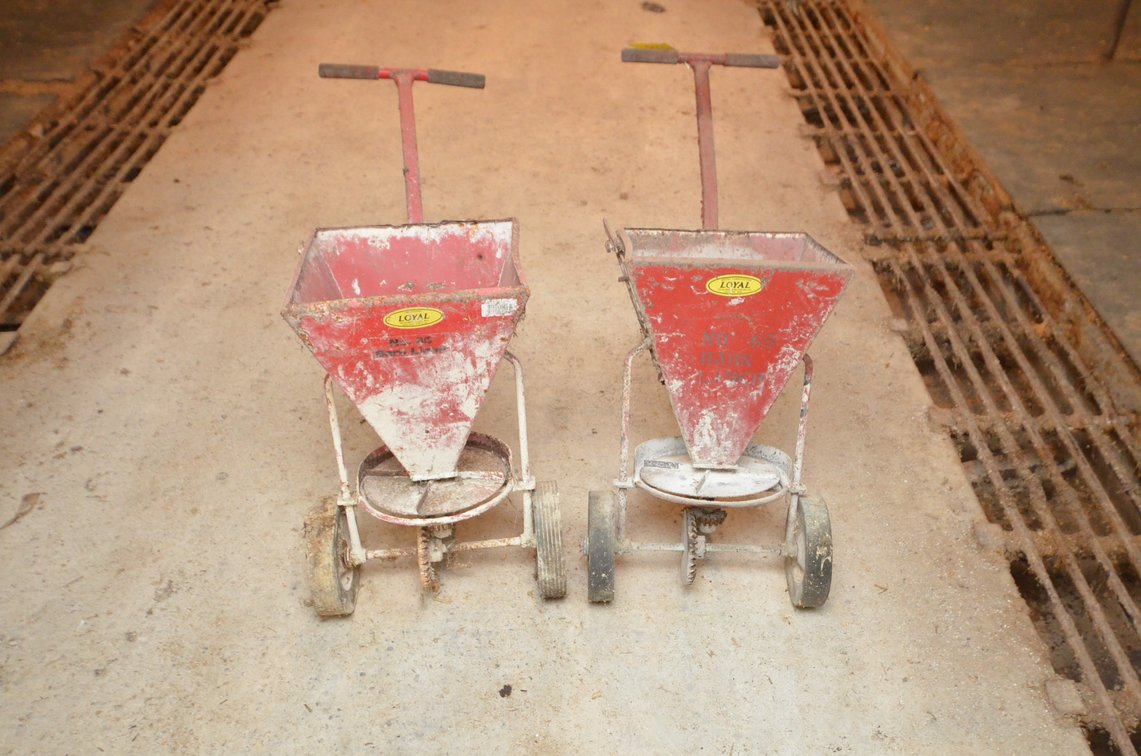 (2) Loyal Lime Spreaders
