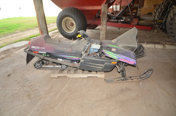 Image for 1996 Arctic Cat Jag DLX Snowmobile - Non Runner