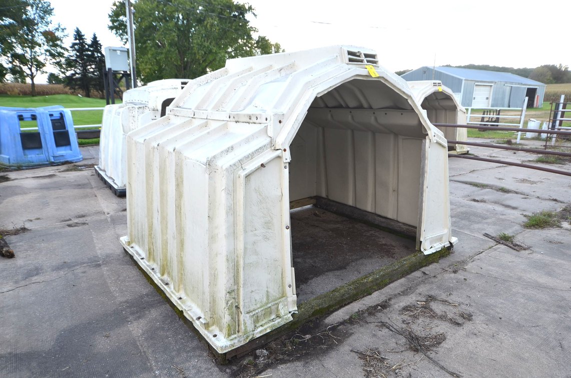 Calf-Tel Super Calf Hutch