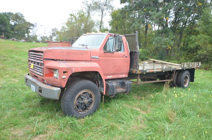 Image for 1984 Ford 600 Flat Bed Truck
